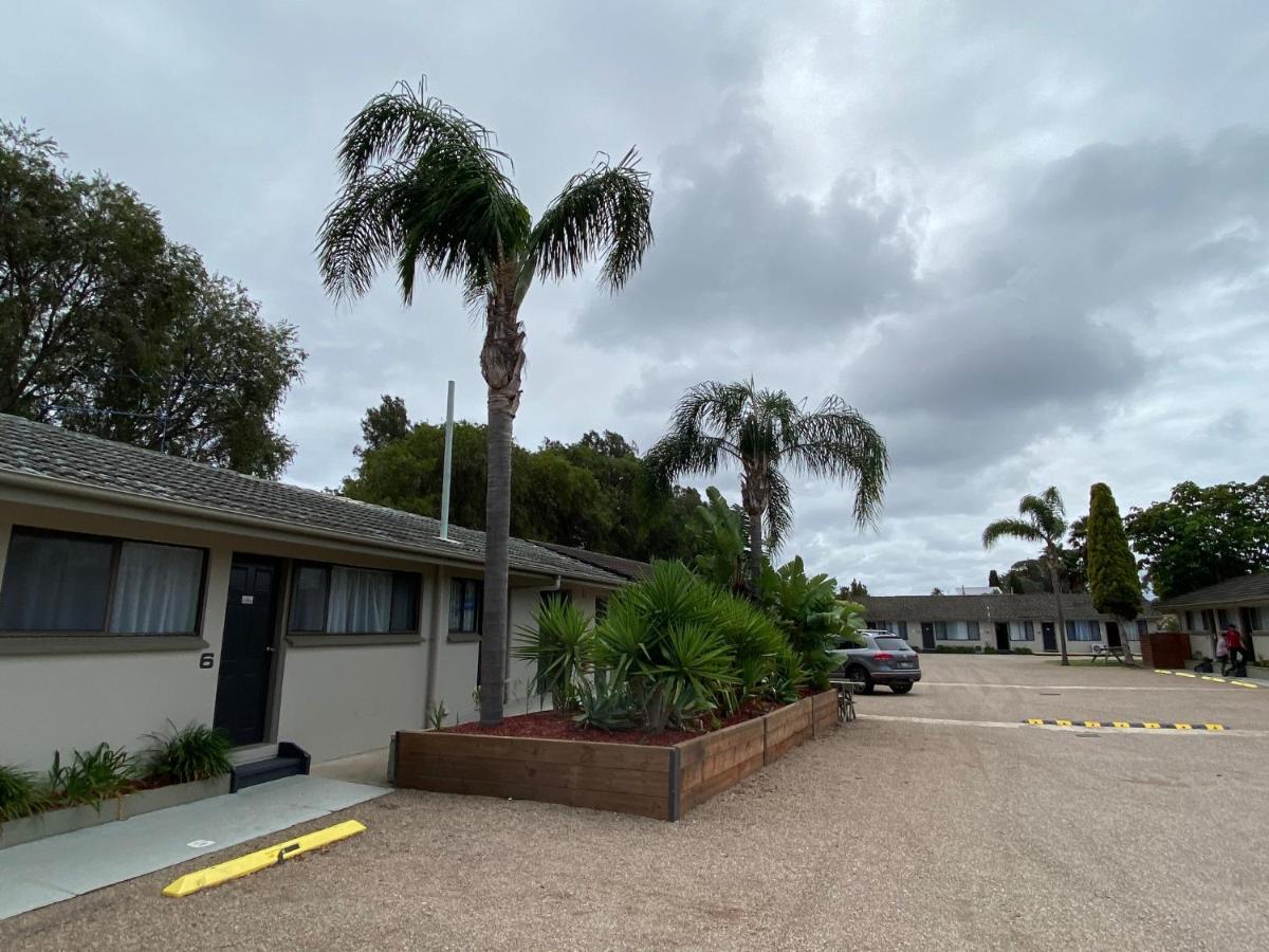 Hanging Rock Family Motel Batemans Bay Dış mekan fotoğraf